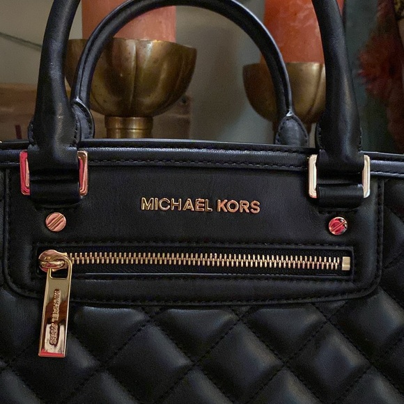 MICHAEL KORS Selma Black Quilted Leather Crossbody Satchel Shoulder Bag - Picture 2 of 16